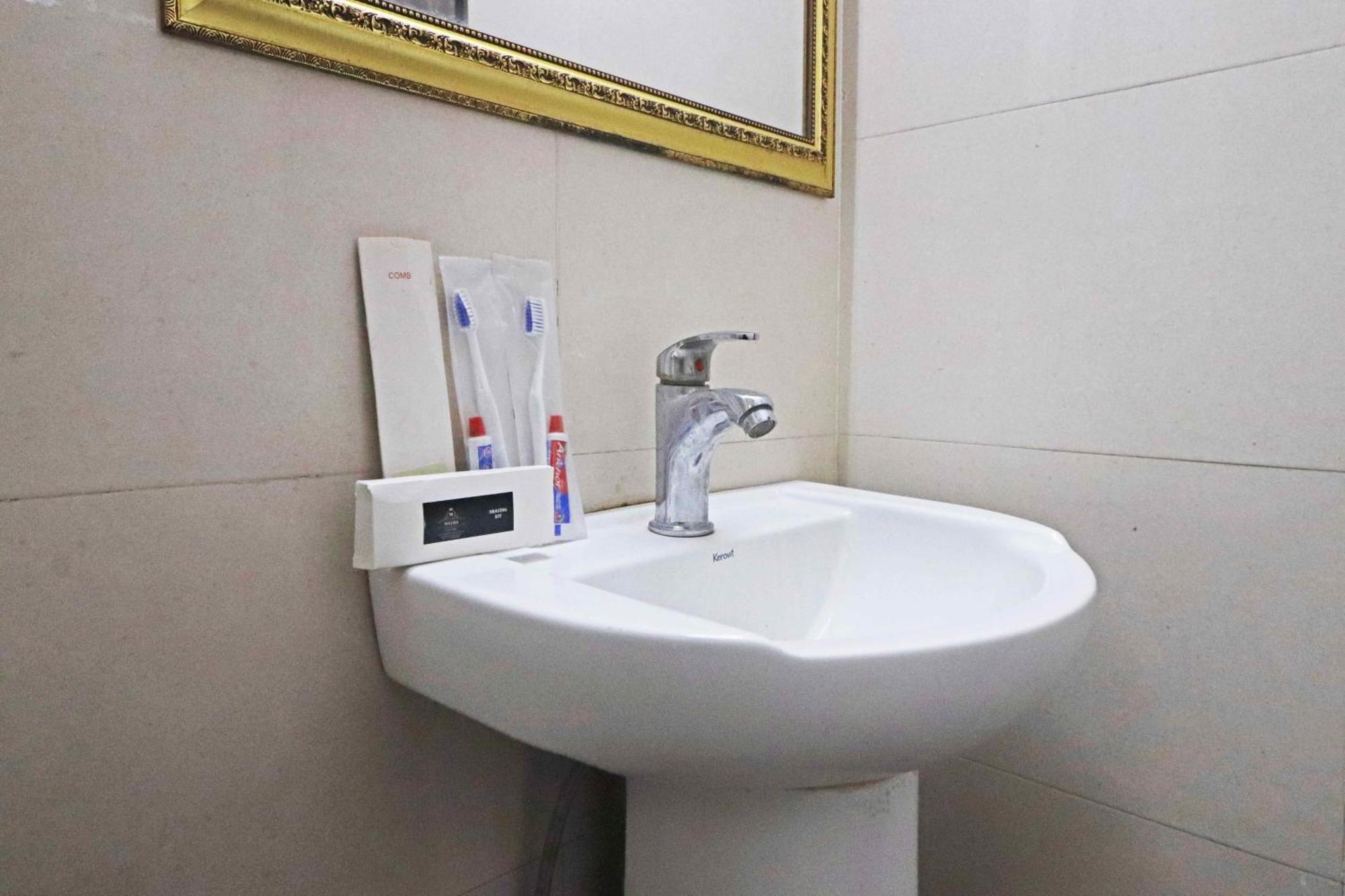 Mayda Prime Near Delhi Airport 3*