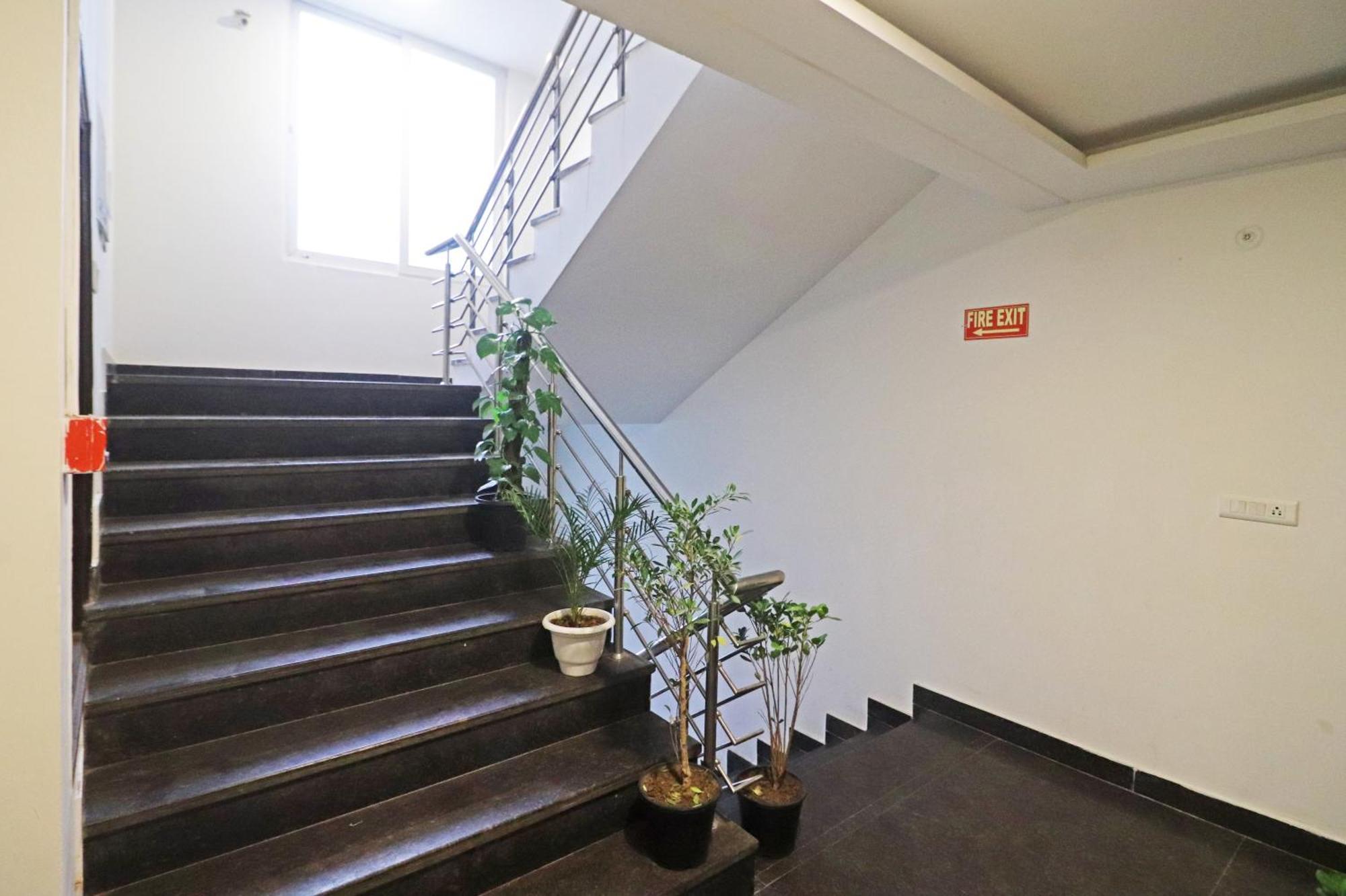Mayda Prime Near Delhi Airport Hotel New Delhi