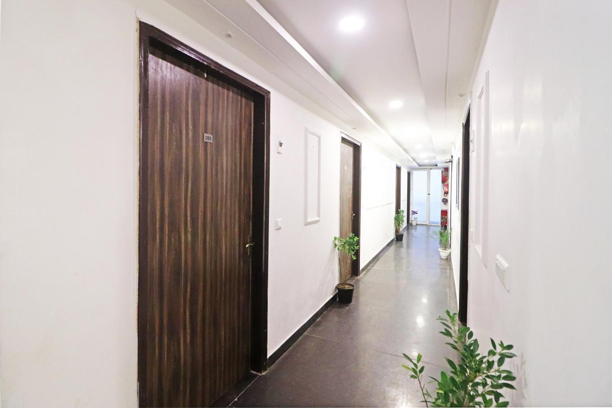 Hotel Mayda Prime Near Delhi Airport New Delhi